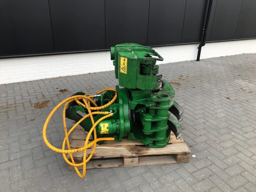 Houtklem met zaagkast